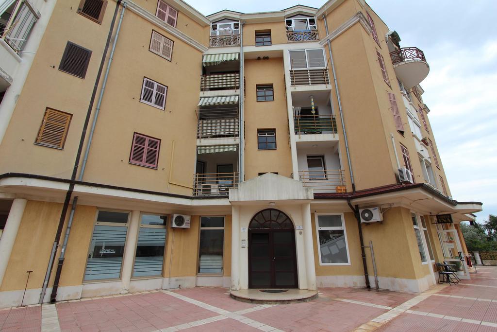Room Roma Rovinj Exterior foto