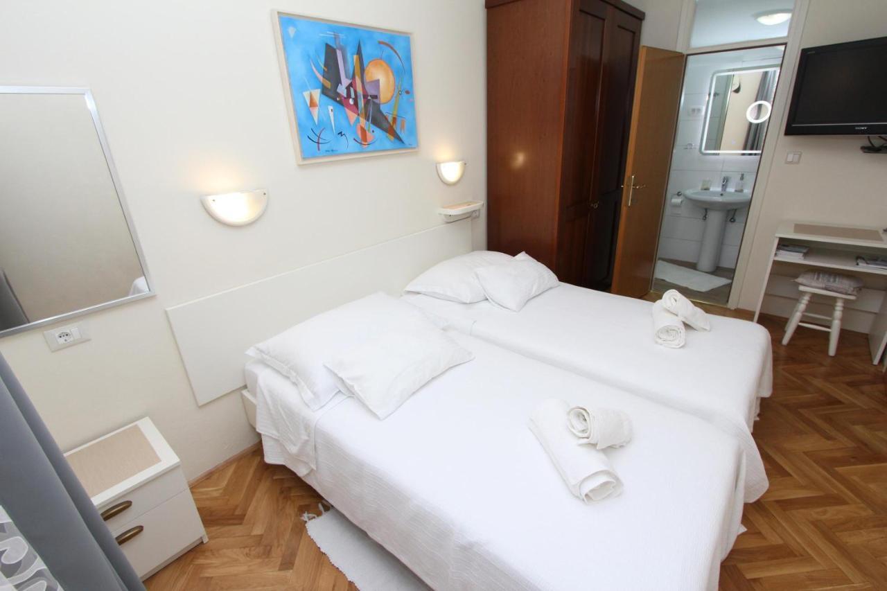 Room Roma Rovinj Exterior foto